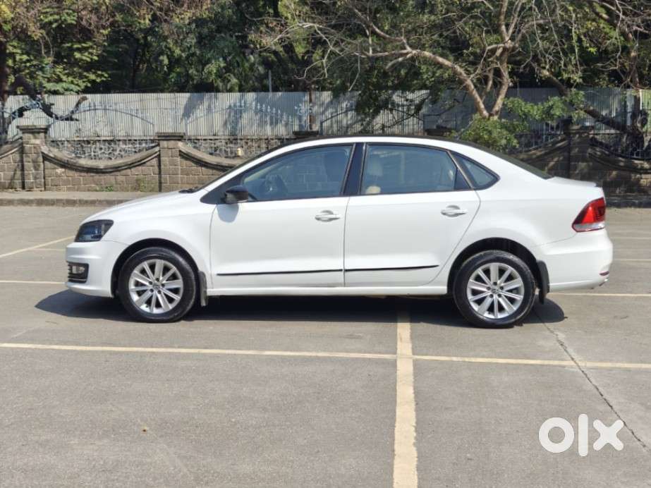 Volkswagen Vento 1.2 Highline Plus At 16 Alloy, 2016, Petrol