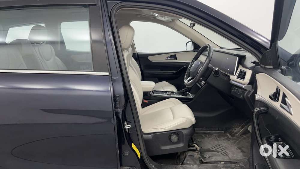 Mahindra Xuv700 2.0 Ax 7 Petrol At Luxury Pack Str, 2022, Petrol