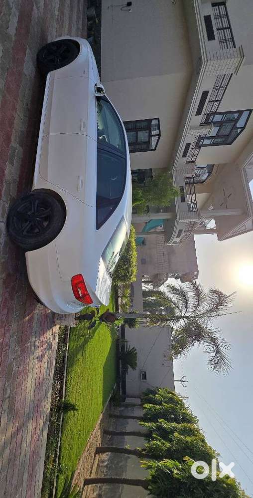 Audi A4 2.0 Tdi Premium With Sunroof, 2015, Diesel