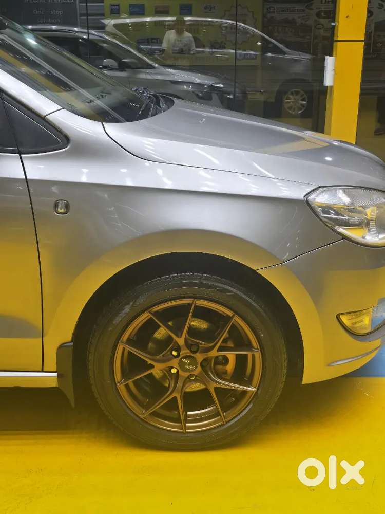 Skoda Rapid 1.6 Petrol Manua Ultima| 2nd Owner | 79k | ₹4.35l