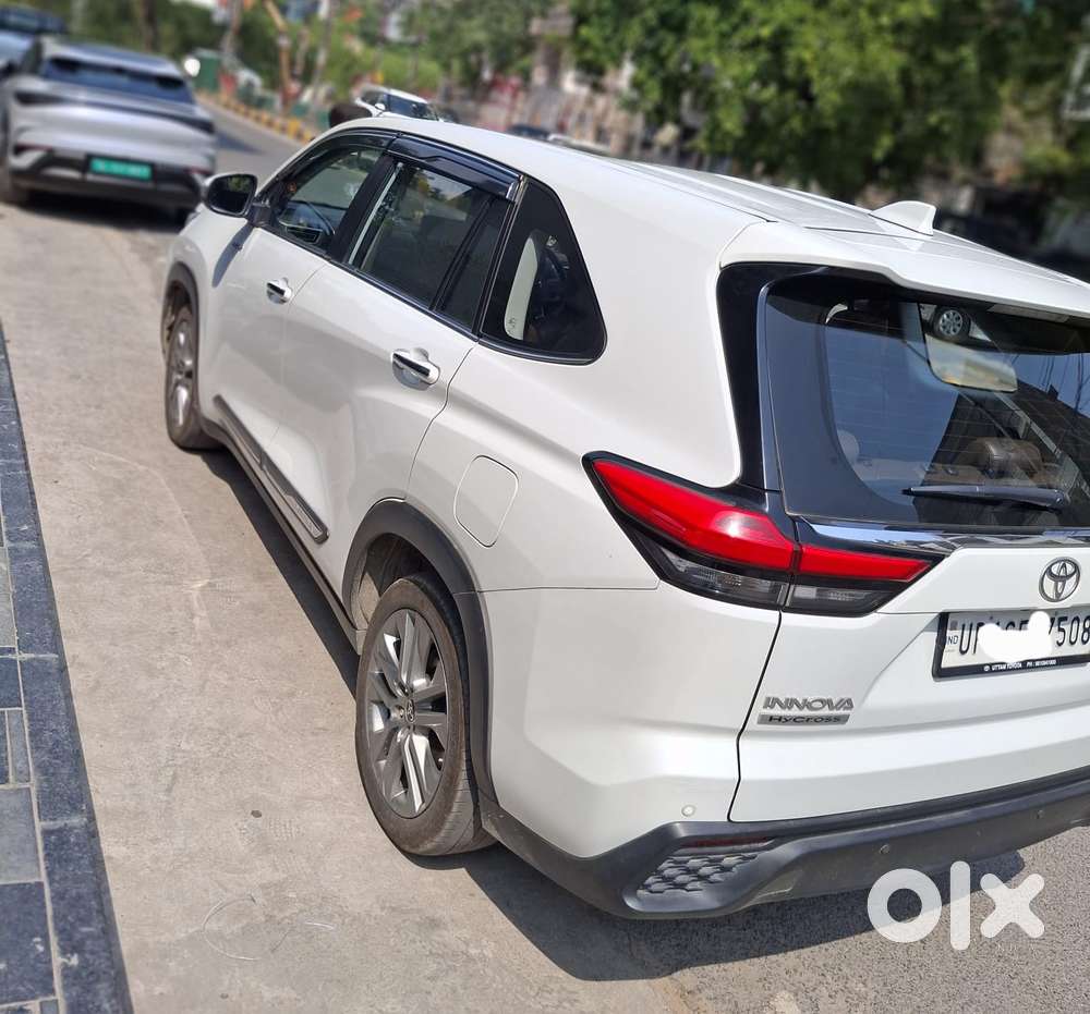 Toyota Innova Hycross 2.0 Zx (o) Hybrid 7 Str, 2025, Petrol