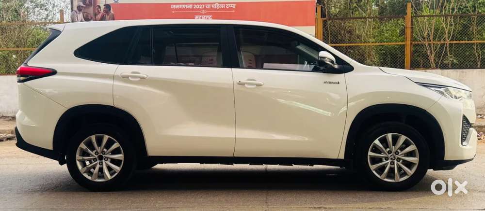 Toyota Innova Hycross 2.0 Vx (o) Hybrid 8 Str, 2024, Petrol