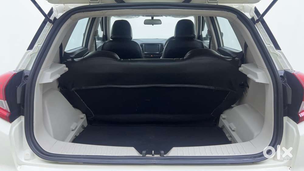 Mahindra Xuv300 1.2 W6 Amt Petrol, 2021, Petrol