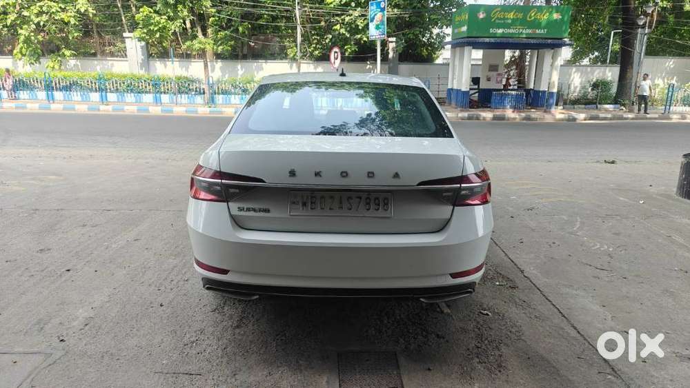 Skoda Superb 2.0 L&k Tsi At, 2022, Petrol