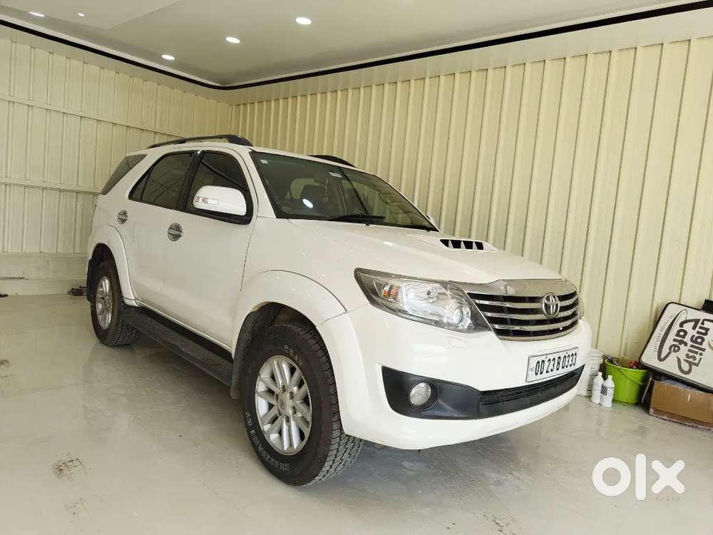 Toyota Fortuner 2014 Diesel 98000 Km Driven