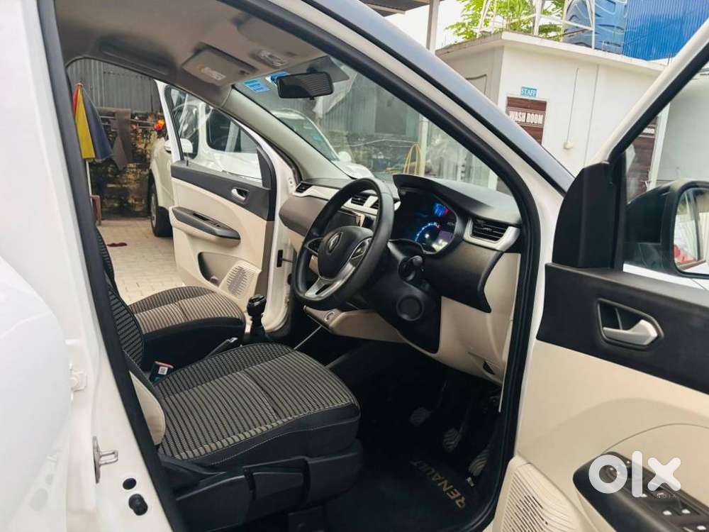 Renault Triber Rxz, 2023, Petrol