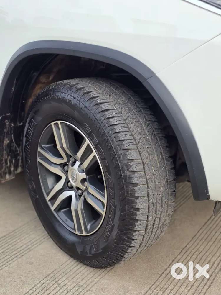 Toyota Fortuner 4x2 Auto Diesel 1st Owner Company Record
