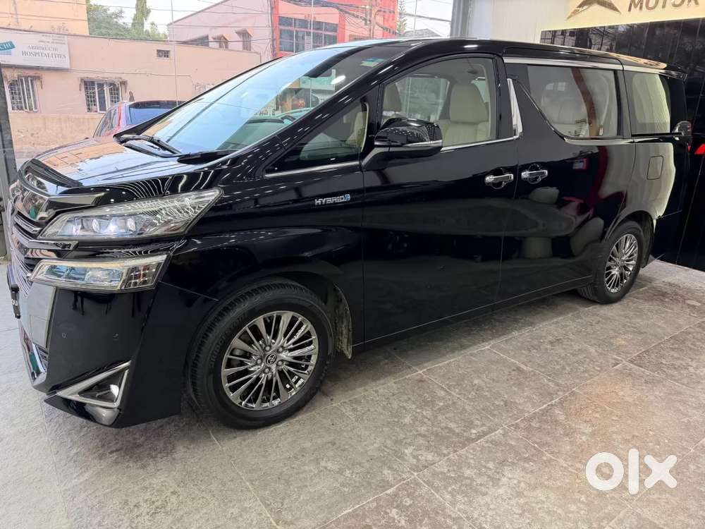 Toyota Vellfire 2.5 Hybrid, 2022, Petrol