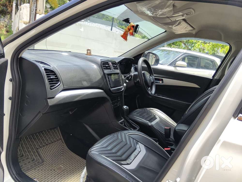 Maruti Suzuki Brezza 1.5 Zxi Smart Hybrid, 2022, Petrol