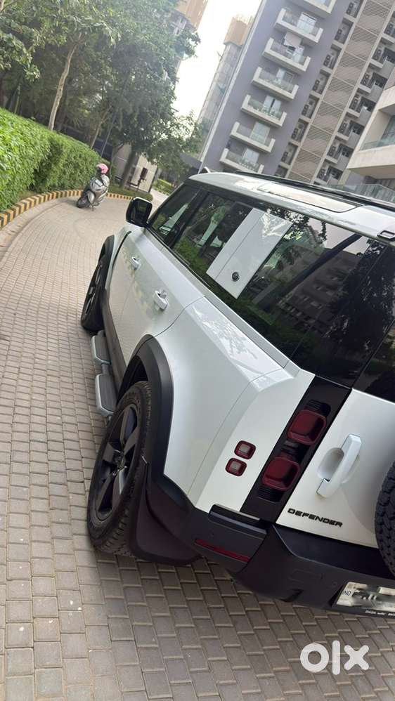 Land Rover Defender 2023 Km Driven Marvel