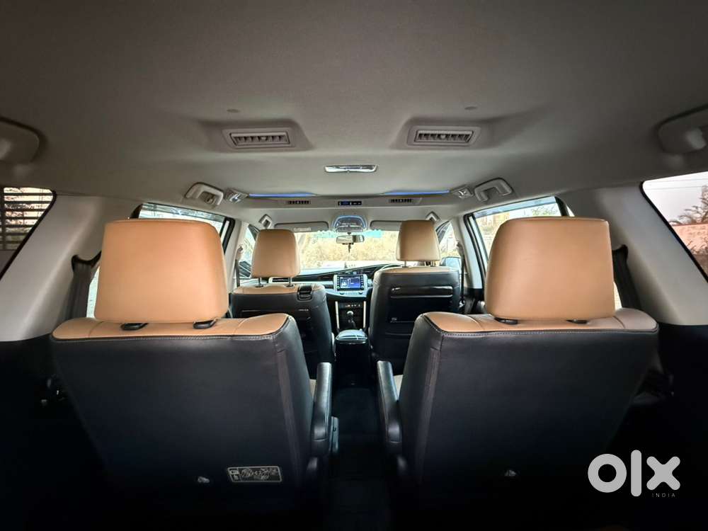 Toyota Innova Crysta 2.4z