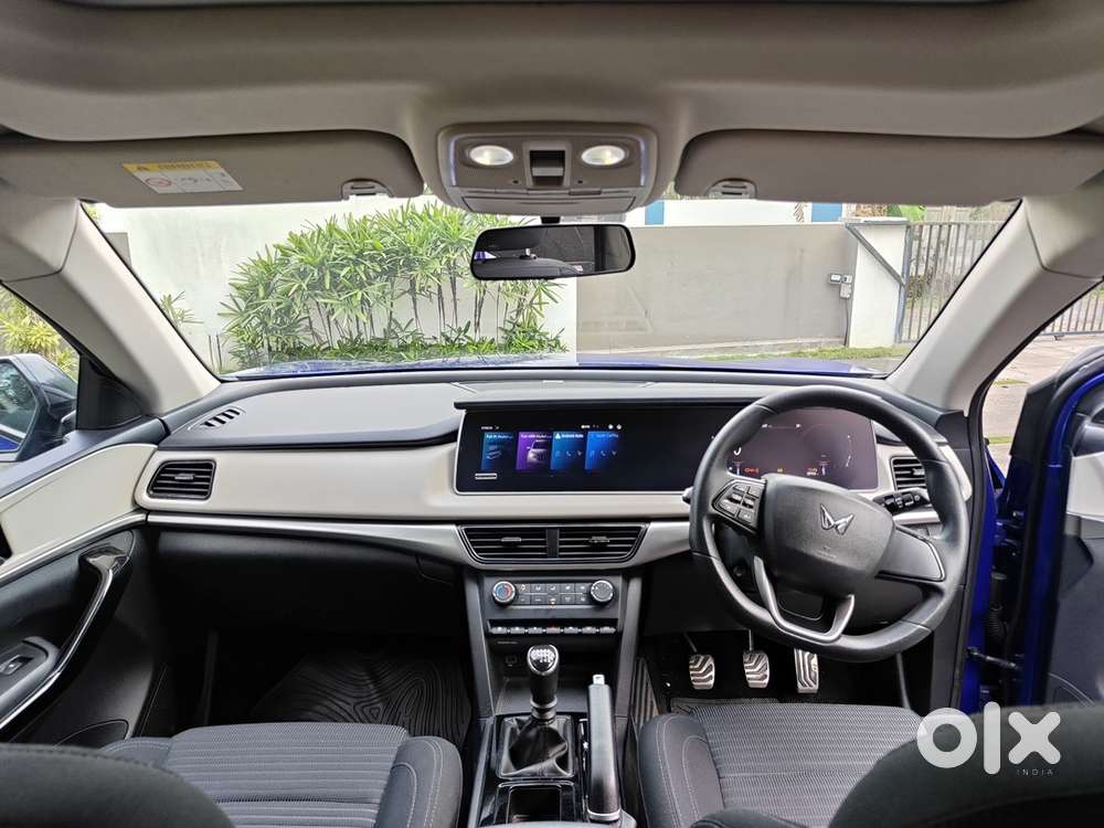 Mahindra Xuv700 2022 Diesel Well Maintained