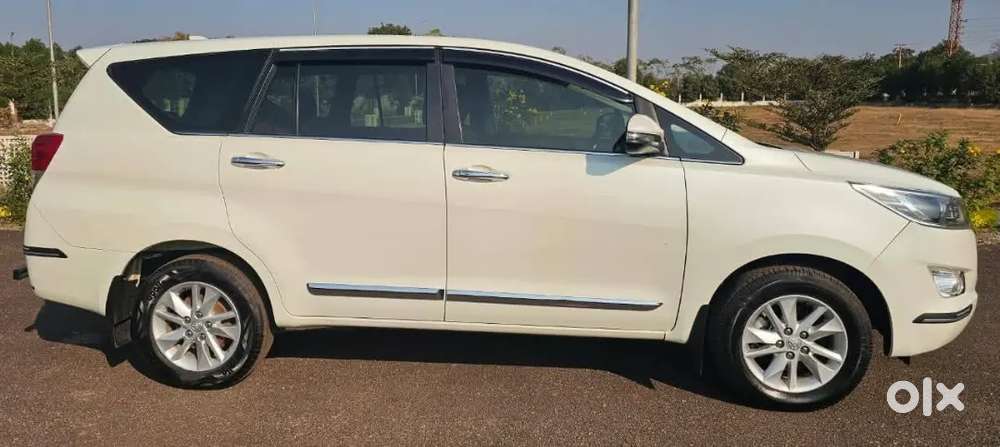 Innova Crysta 2.4 V Mt 7 Str 2020