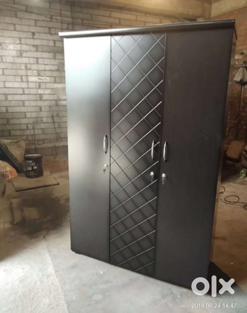 3 door wardrobe at Just 8,999