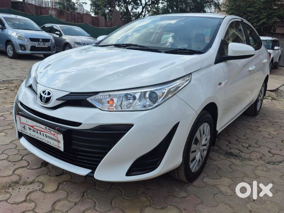 Toyota Yaris J Cvt, 2021, Petrol
