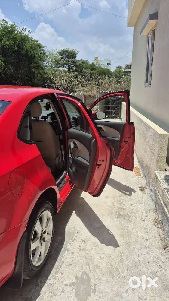 Volkswagen Vento 2012  1.6 Petrol Highline  Alloy Wheels