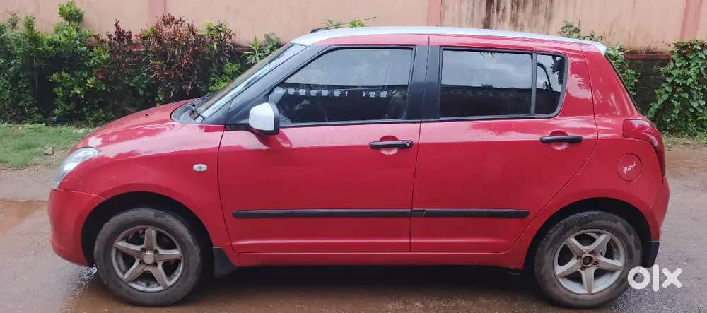 Swift Maruti Suzuki 2007 Petrol 209295 Km Alloy Wheel