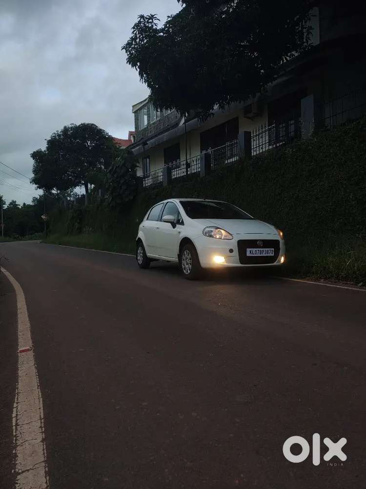 Fiat Punto 2010 Petrol 80000 Km Driven