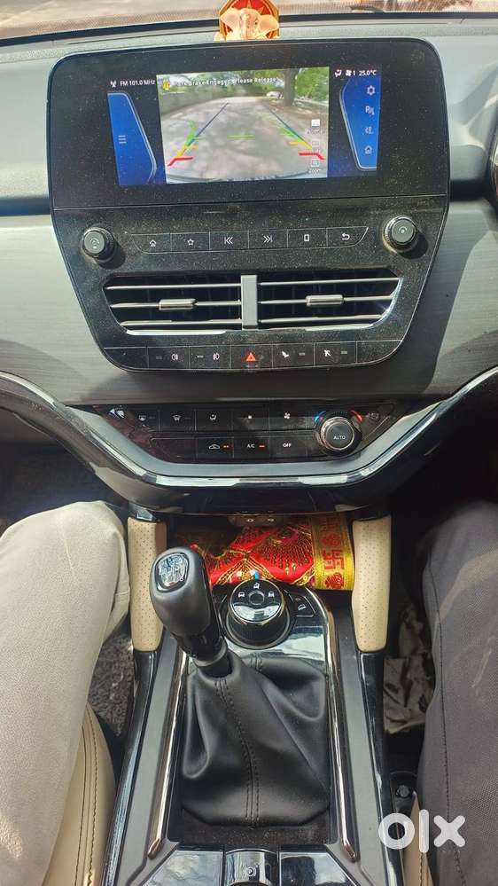 T Safari Xz+ (mt Diesel 2.0l) - Tropical Mist Adventure -7 Seater