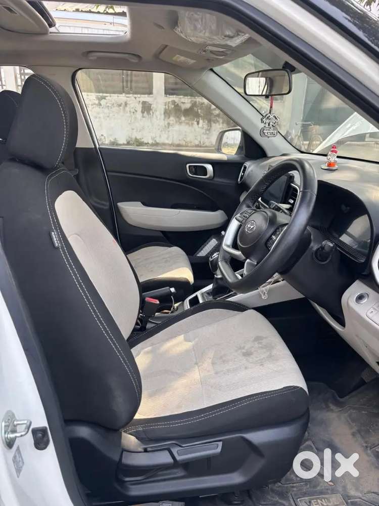 Hyundai Venue 2023 Diesel Well Maintained