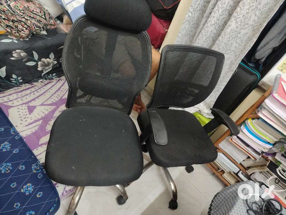 Old chair jisko bhi chahie vah contact Karen