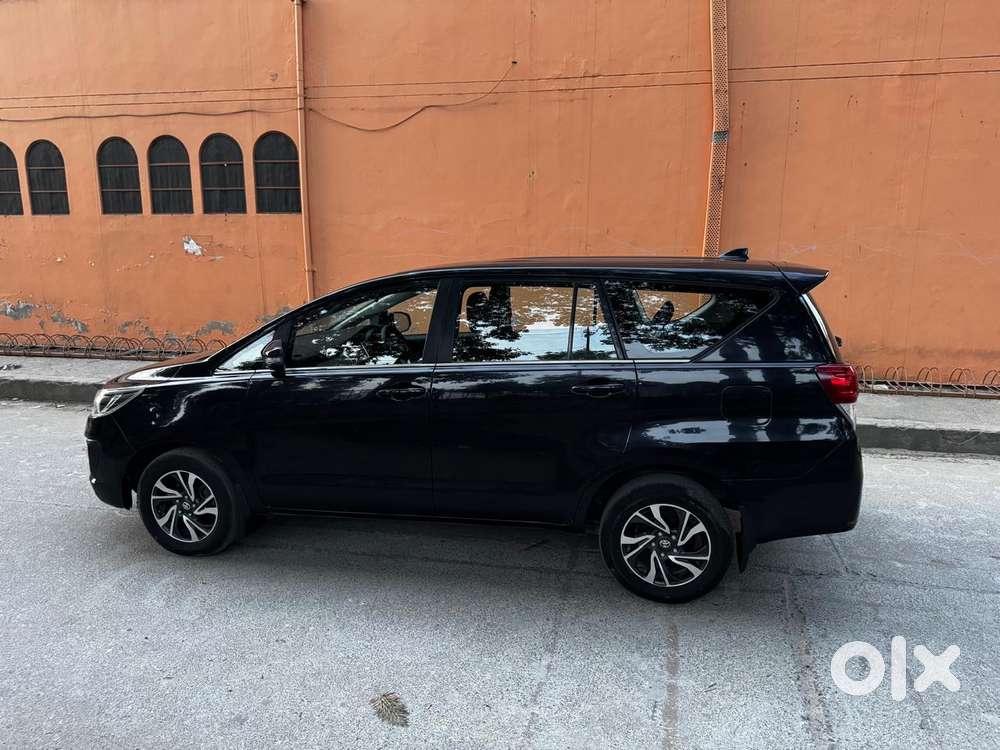 Toyota Innova Crysta 2.4 Gx Mt, 2022, Diesel