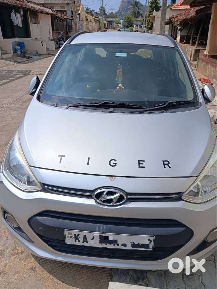 Hyundai Grand I10 Sportz (2015) Silver  Low 64.5k Kms  Active Insura