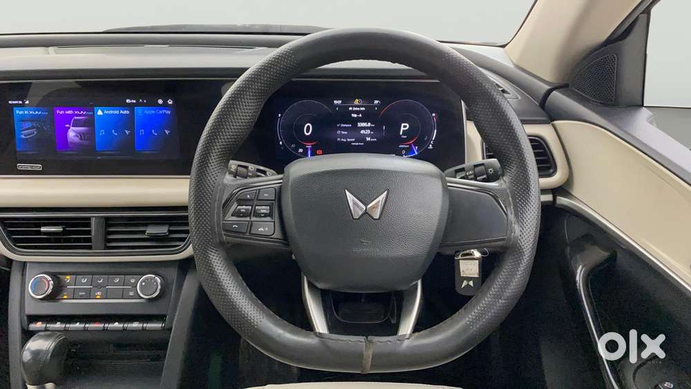 Mahindra Xuv700 2.0 Ax 5 Petrol At Str, 2022, Petrol