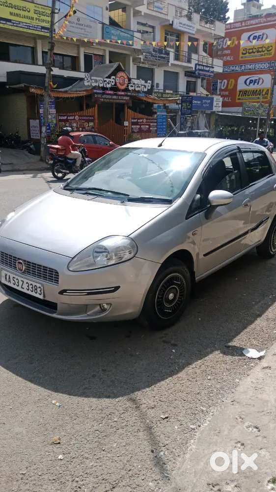 Fiat Punto 2011 Petrol 64000 Km Driven
