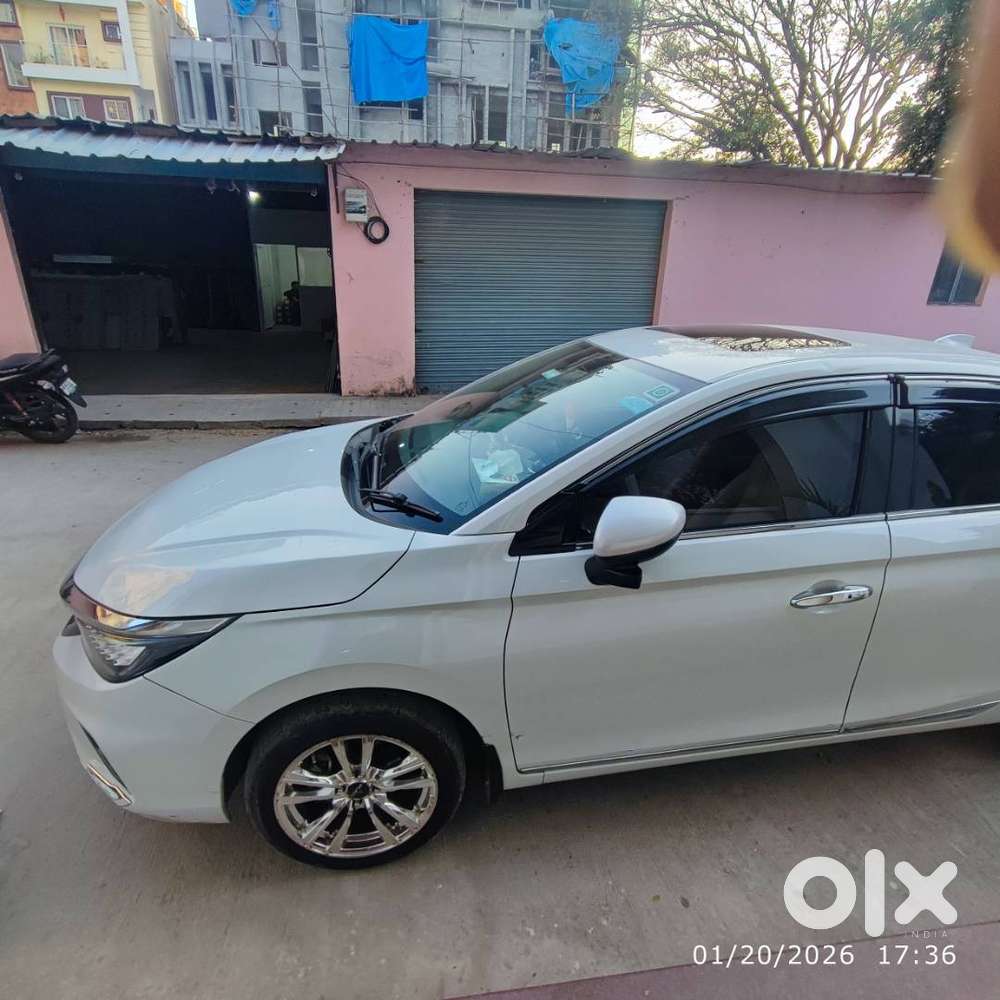 White Top End Automatic Petrol Honda City Car 5th Generation Zx Cvt I