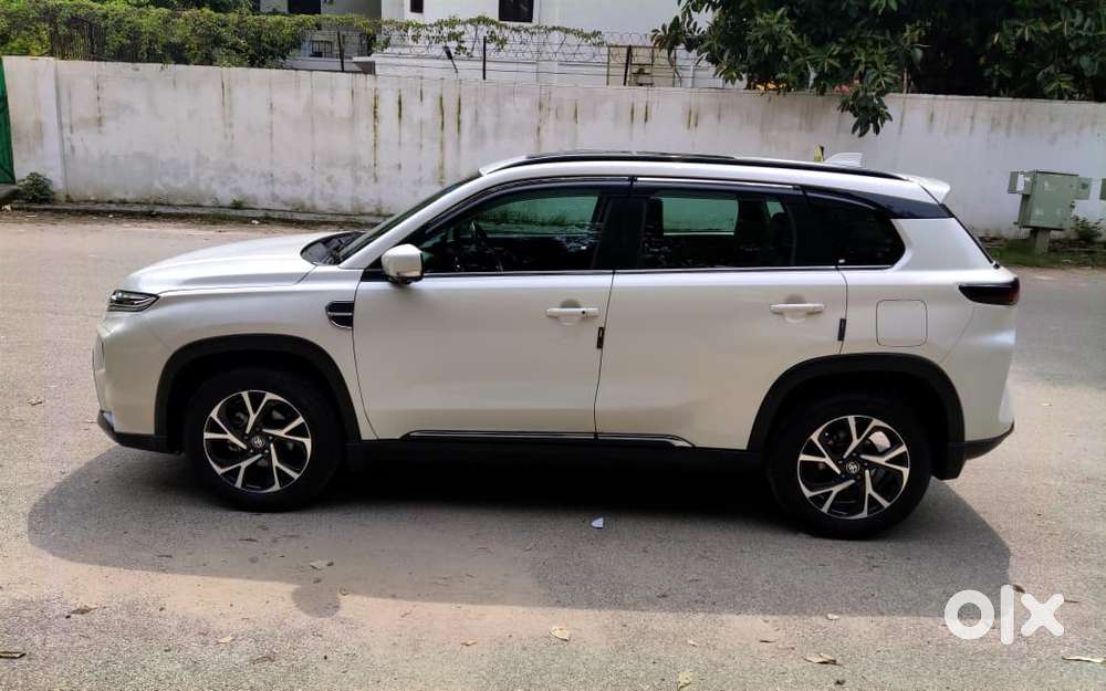 Toyota Urban Cruiser Hyryder 1.5 V Neo Drive At, 2025, Petrol