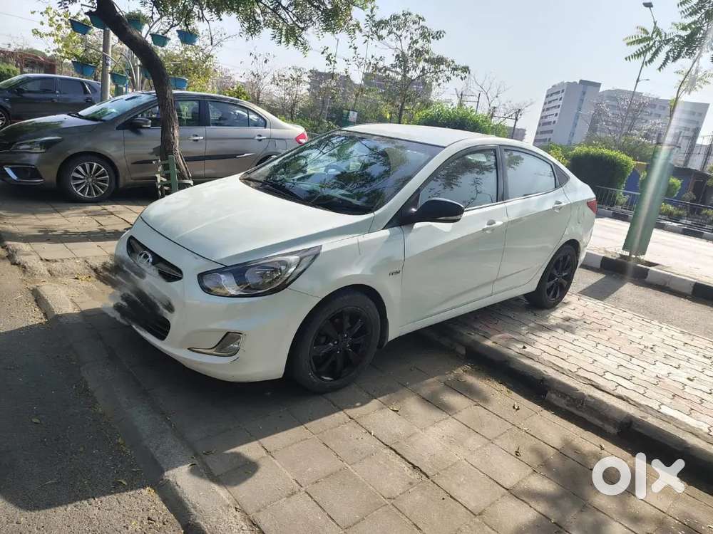 Hyundai Verna 2012