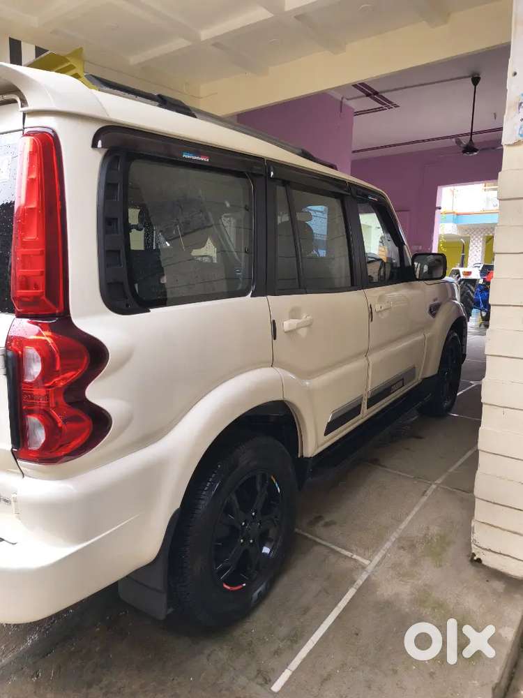Mahindra Scorpio Classic 2016