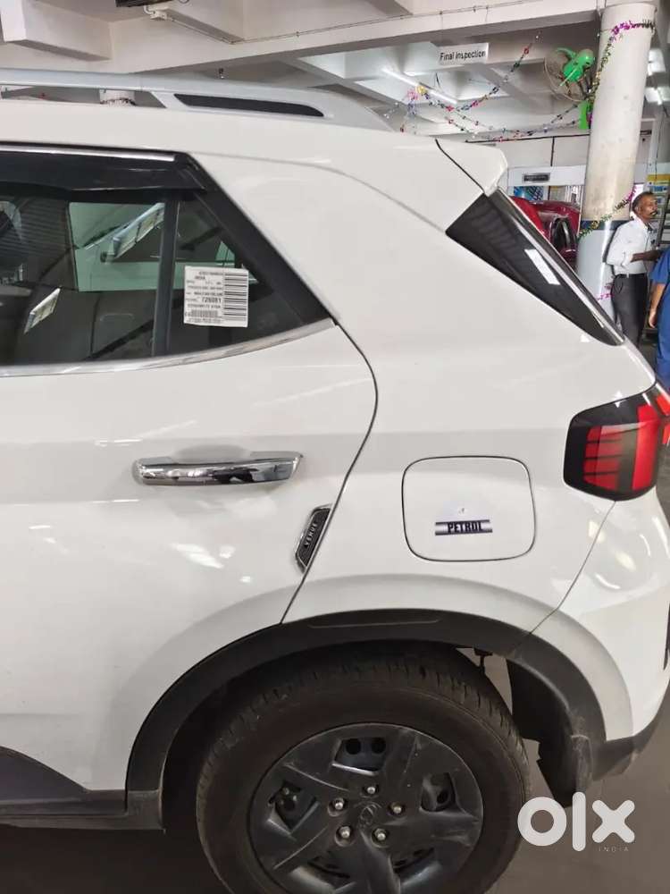 Hyundai Venue E 2025 Petrol