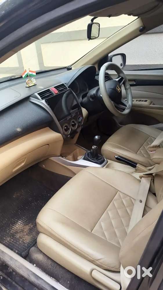 Honda City Ivtech 2009
Petrol / Manual / 3rd Owner /