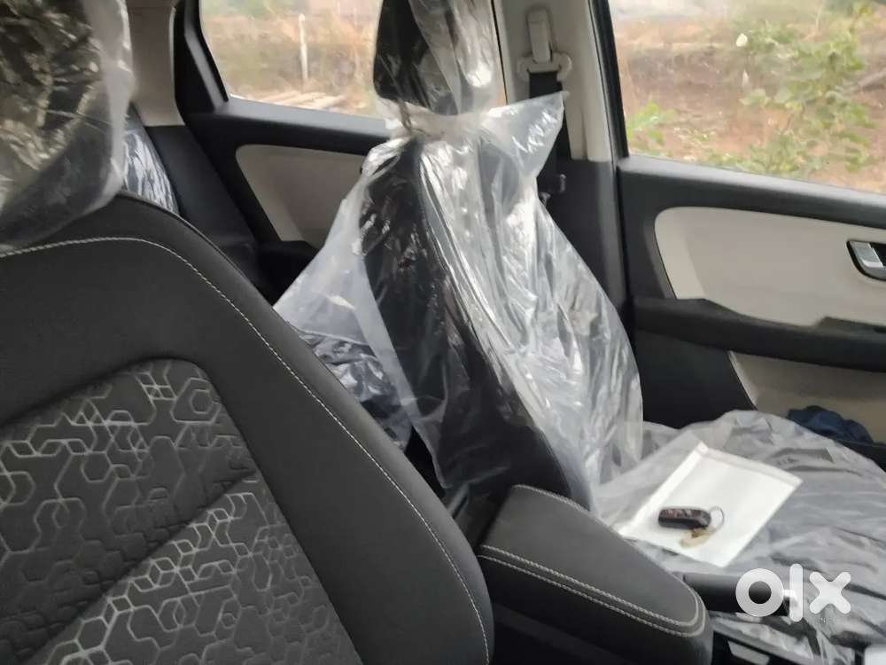 Tata Altroz 2023 Cng & Hybrids 3352 Km Driven