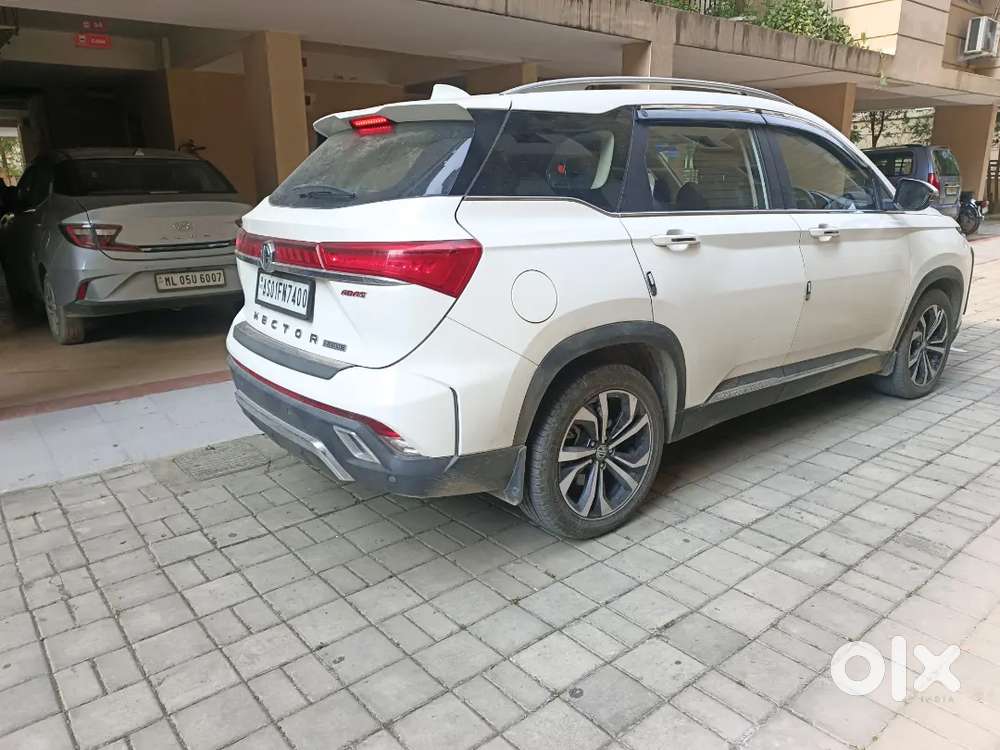 Mg Hector Plus Savvy 2023 Petrol Automatic