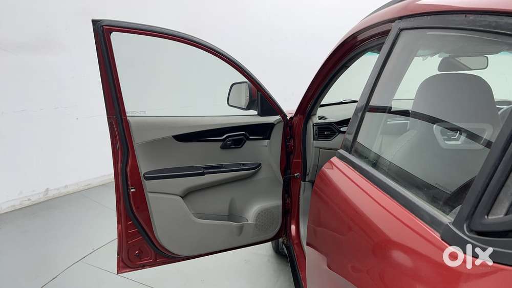 Mahindra Kuv 100 Mfalcon G80 K6, 2016, Petrol