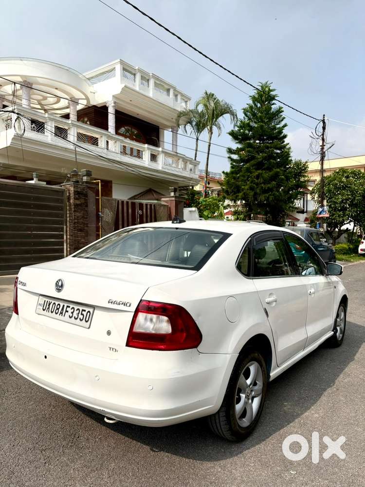 Skoda Rapid 1.6 Diesel Car 2014 Model