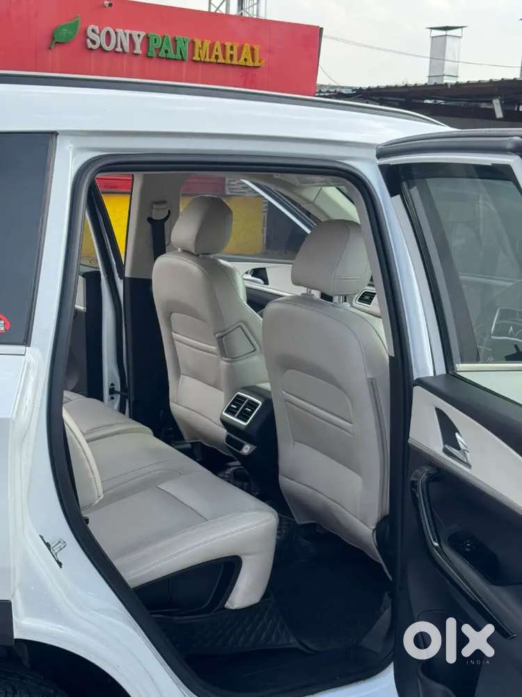 Mahindra Xuv700 2023 Diesel Well Maintained