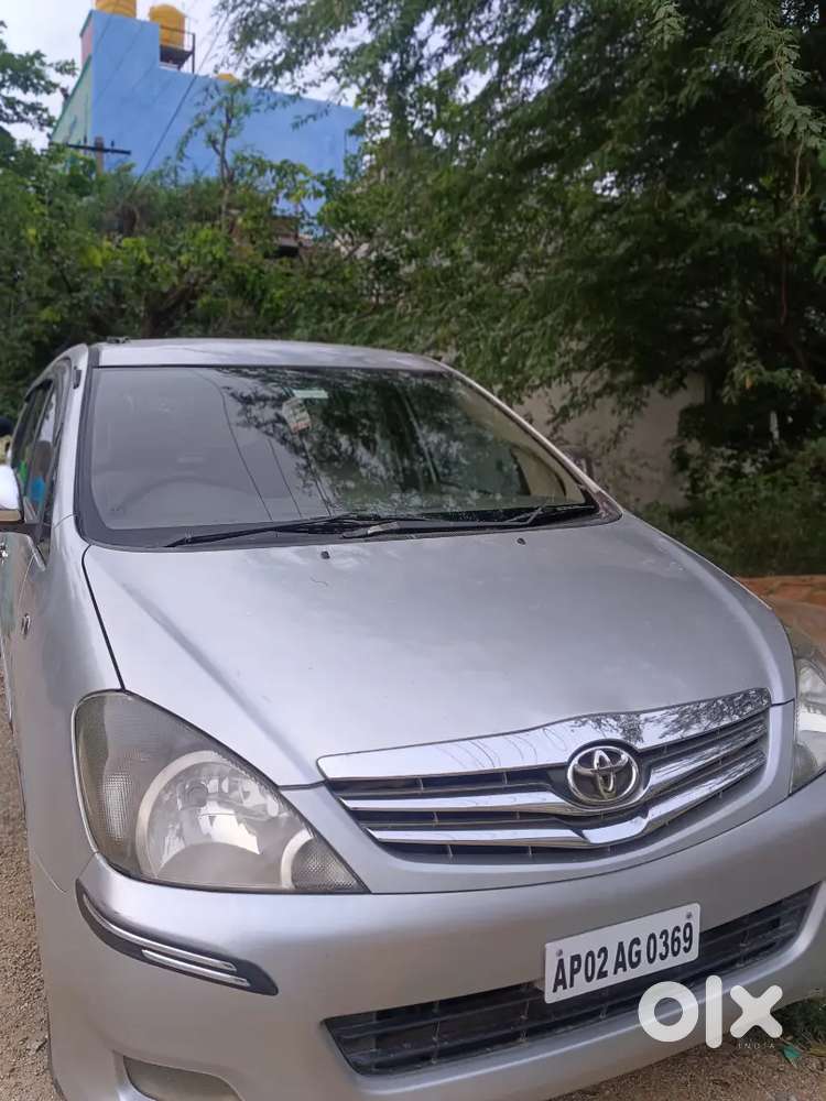 Toyota Innova 2010