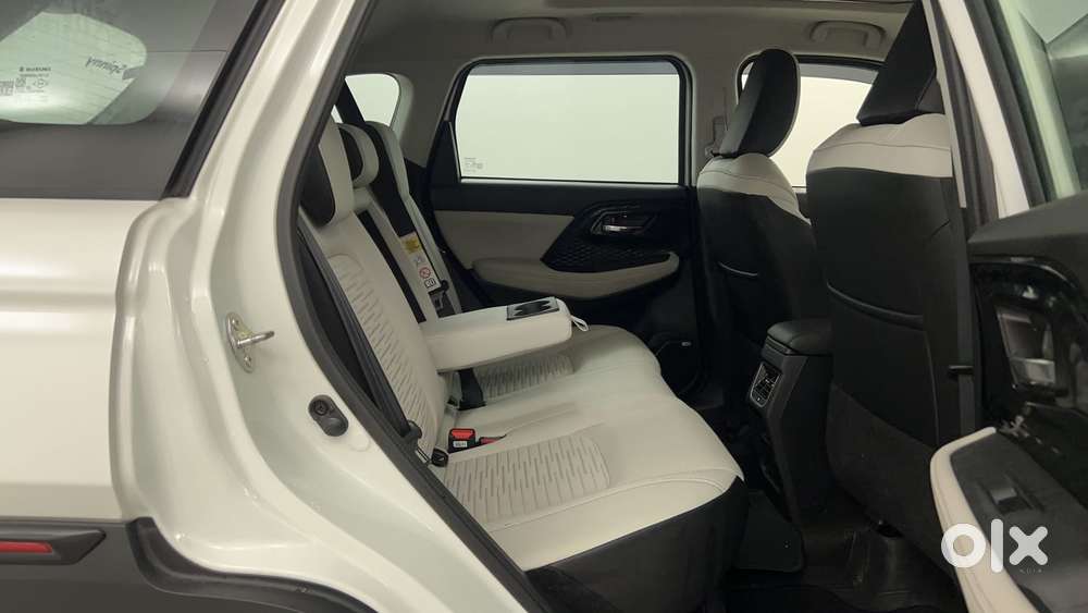 Maruti Suzuki Grand Vitara 1.5 Alpha Smart Hybrid At, 2025, Petrol