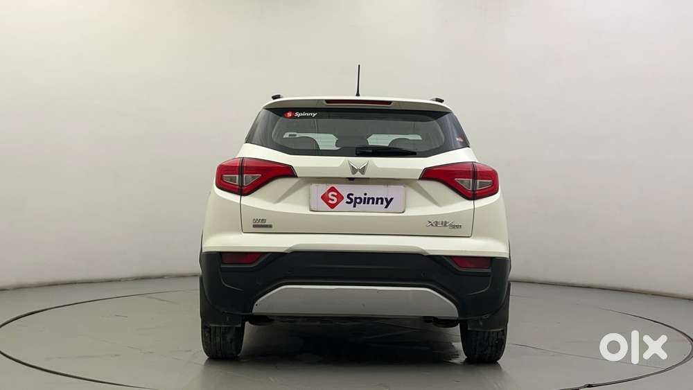 Mahindra Xuv300 W8 (o) 1.5 Diesel Amt, 2023, Diesel