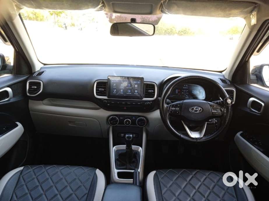 Hyundai Venue 1.2 S (o), 2024, Petrol