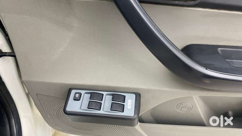 Tata Tiago Xe, 2017, Petrol