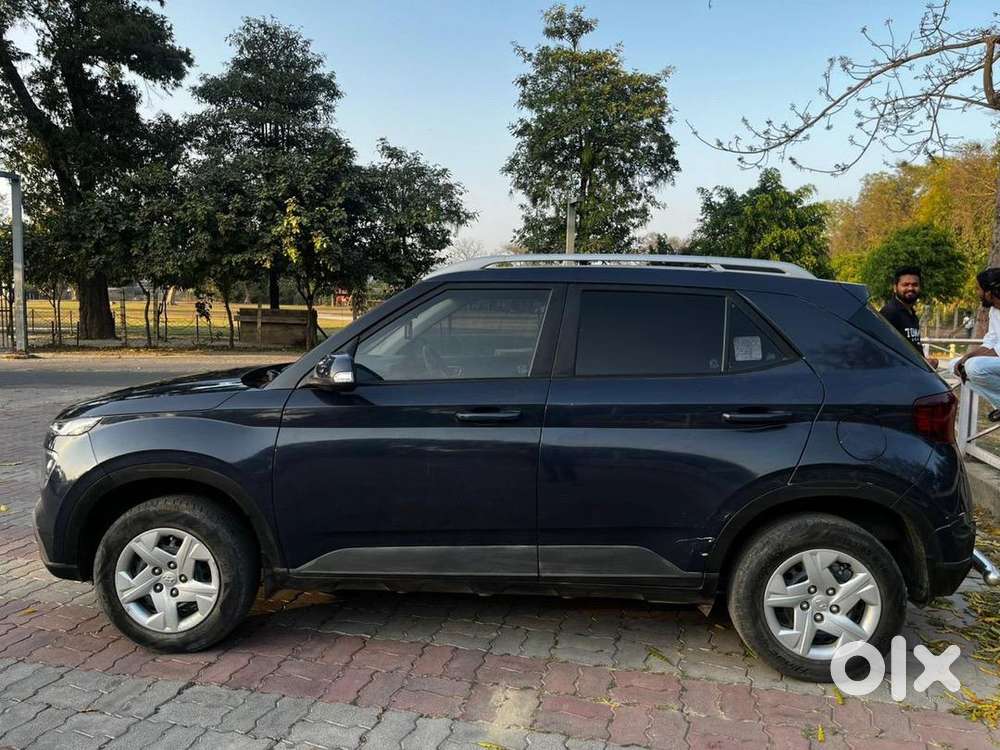 Hyundai New Venue 2021 Petrol Well Maintained
