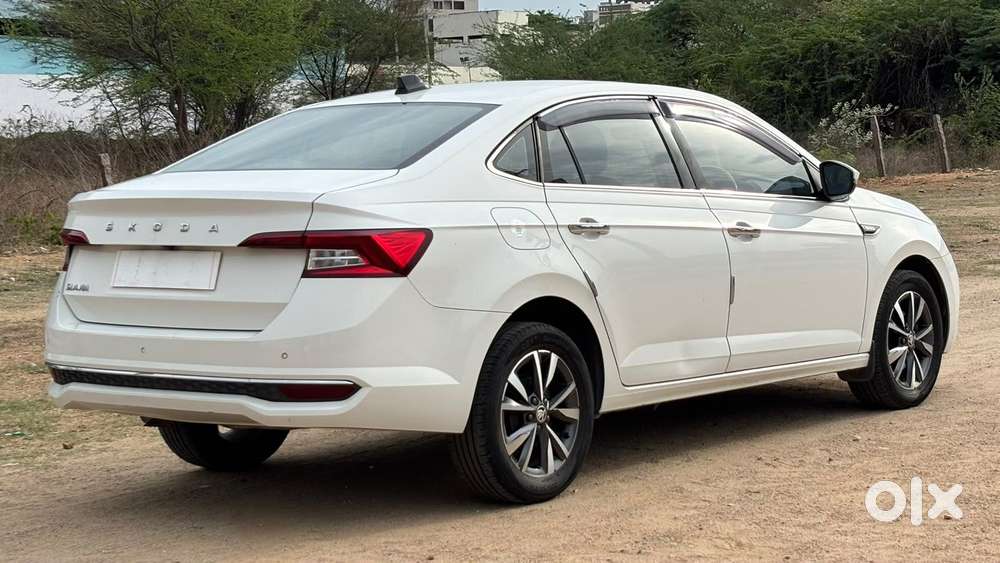 Skoda Slavia Style 1.0l Tsi Mt, 2023, Petrol