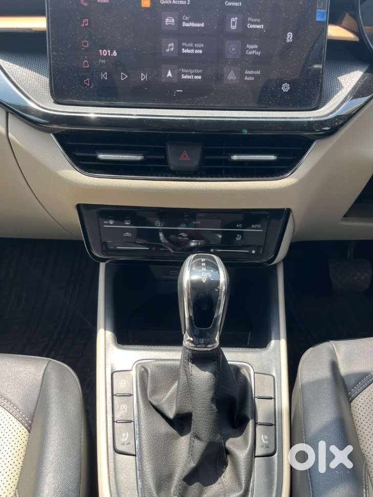 Skoda Slavia 1.0 Tsi Style At, 2024, Petrol