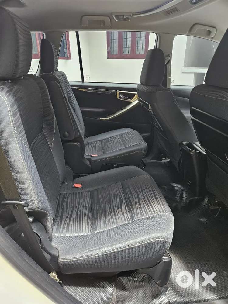 Innova Crysta 2018  V 7 Seater