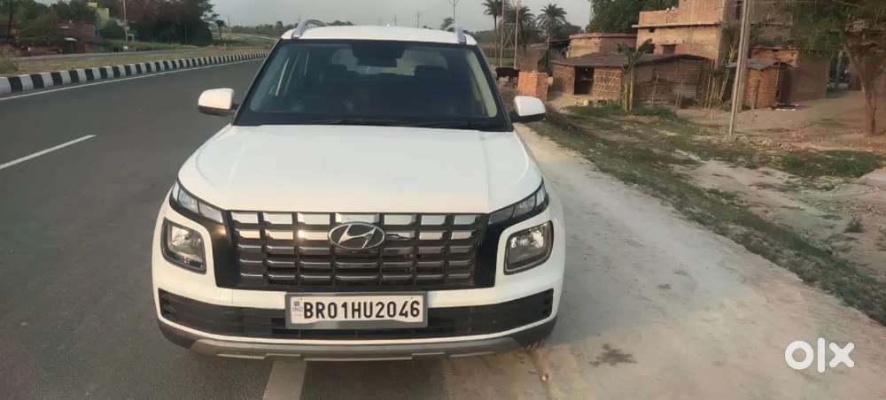 Hyundai Venue 2024 Diesel 42900 Km Driven
